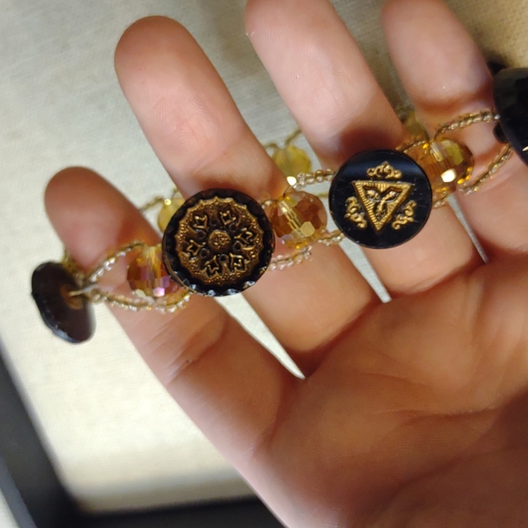 Vintage Button Bracelet - Picture 2 of 7